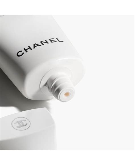 chanel demaquillant yeux intense цена|chanel intense brightening foam cleanser.